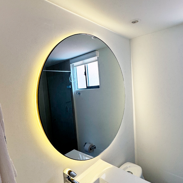 Espejo redondo iluminado